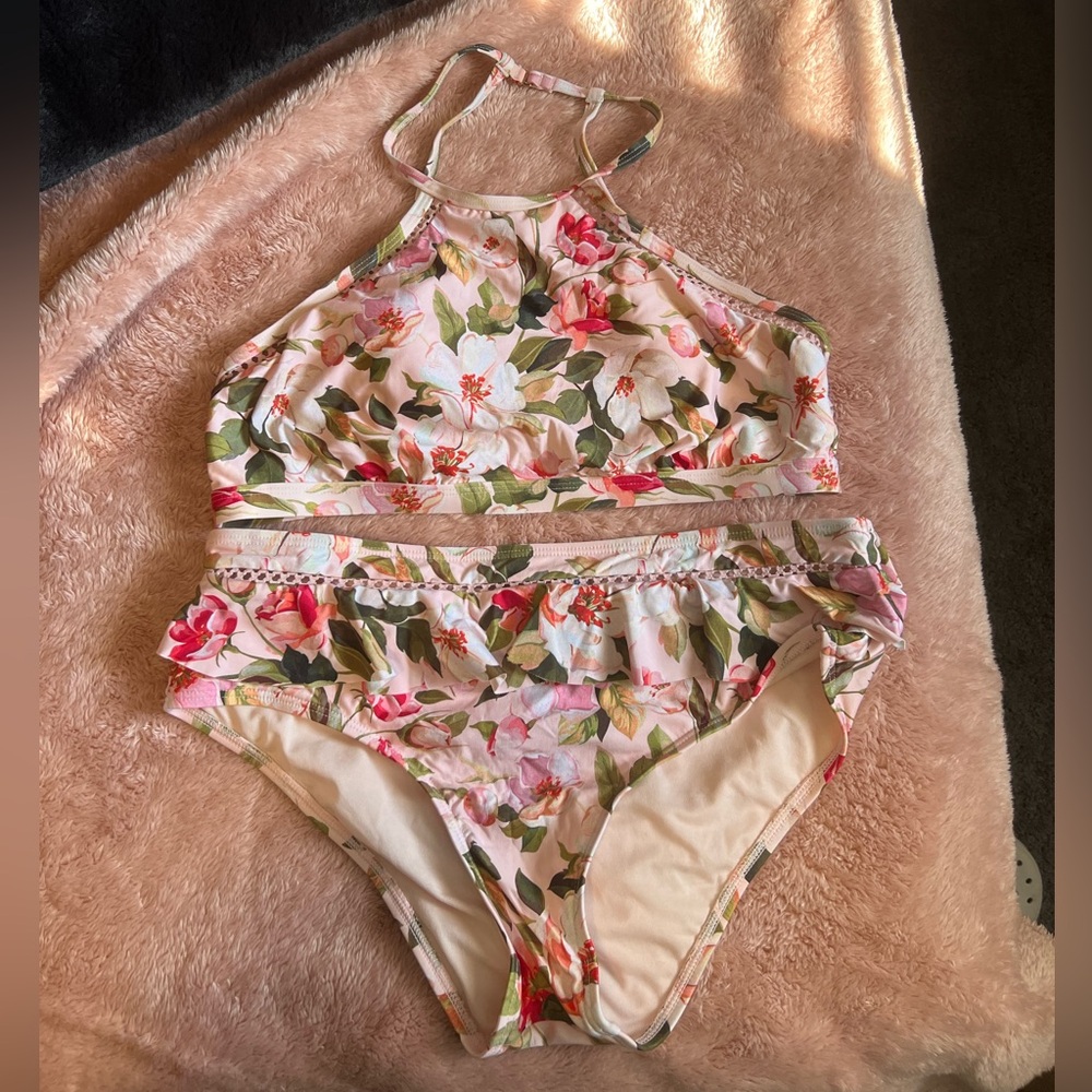 Floral print swimsuit set